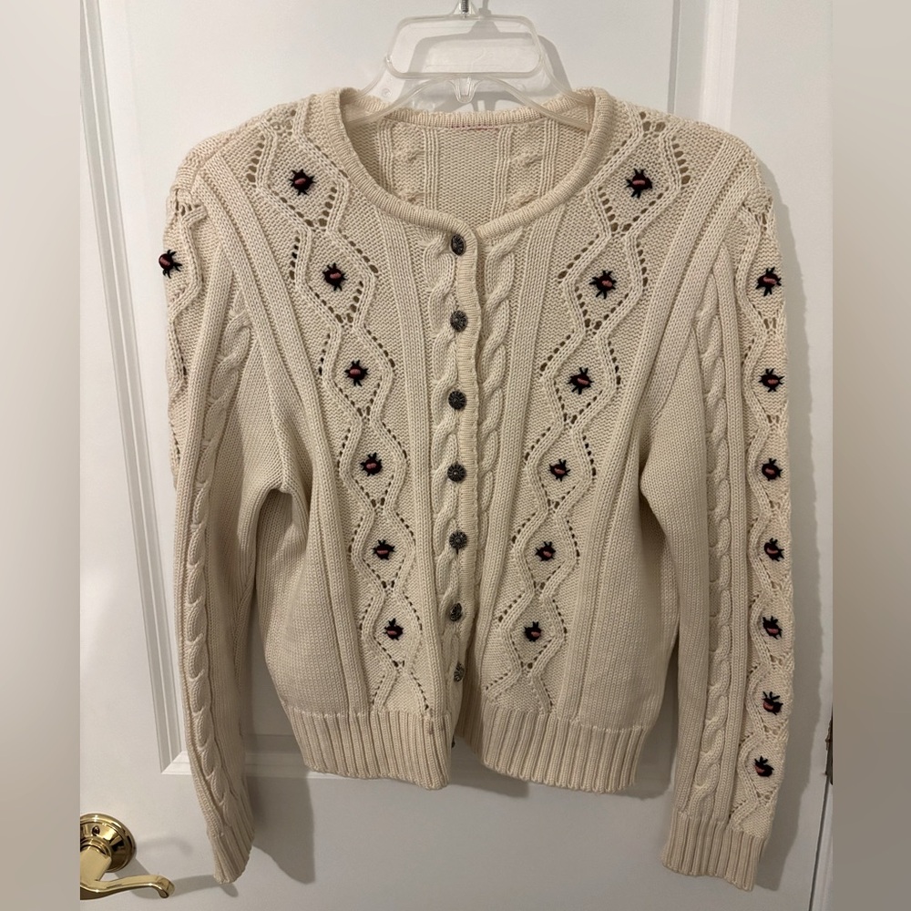 Vintage German Virgin Wool Floral Rosette Embroidered Cream Sweater.
